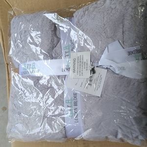 Baby Blanket. Super soft gray. By London Bridge. 30x40